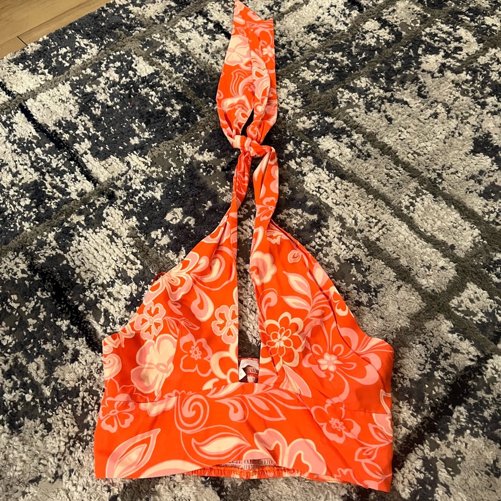 Oliviaceous Floral Halter Neck Top
